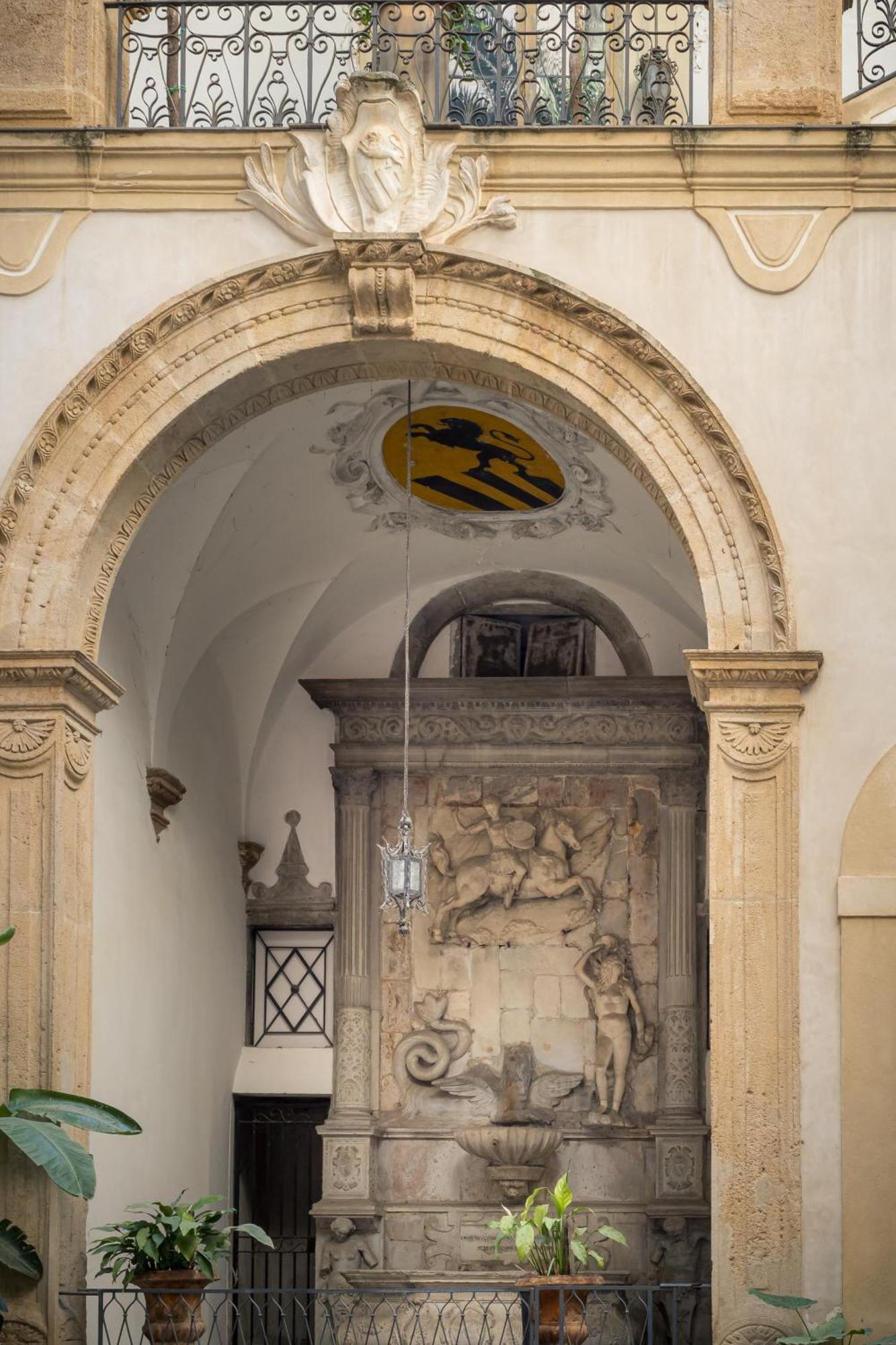 Apartment Palazzo Santa Ninfa - Luxury Mansion Palermo